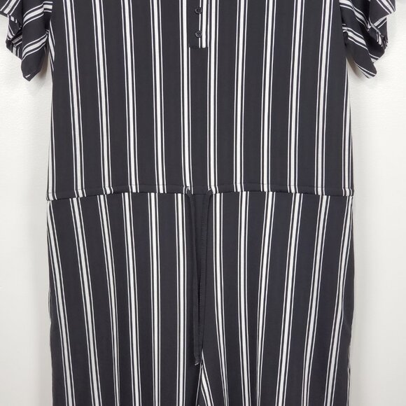 LuLaRoe Xanthe Romper Black White Striped Short Sleeve Pockets Size XL (16-18) - Picture 3 of 10
